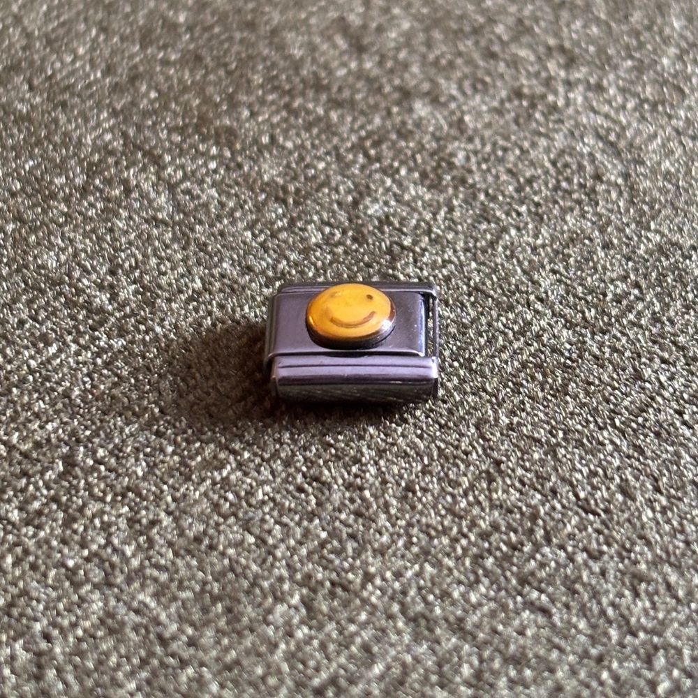 🙂 Vintage Smiley Face Italian bracelet single charm (2003)